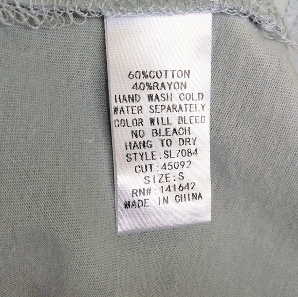 She + Sky🌌 Cage Sleeve Top Size Small - NWT - Picture 4 of 7